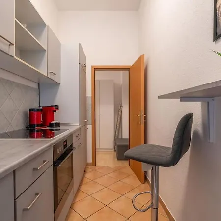 Zentrales Gemuetliches Apartment In Der Suedvorstadt *