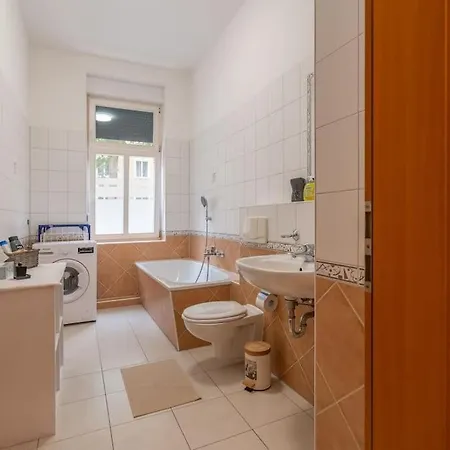 Zentrales Gemuetliches Apartment In Der Suedvorstadt *